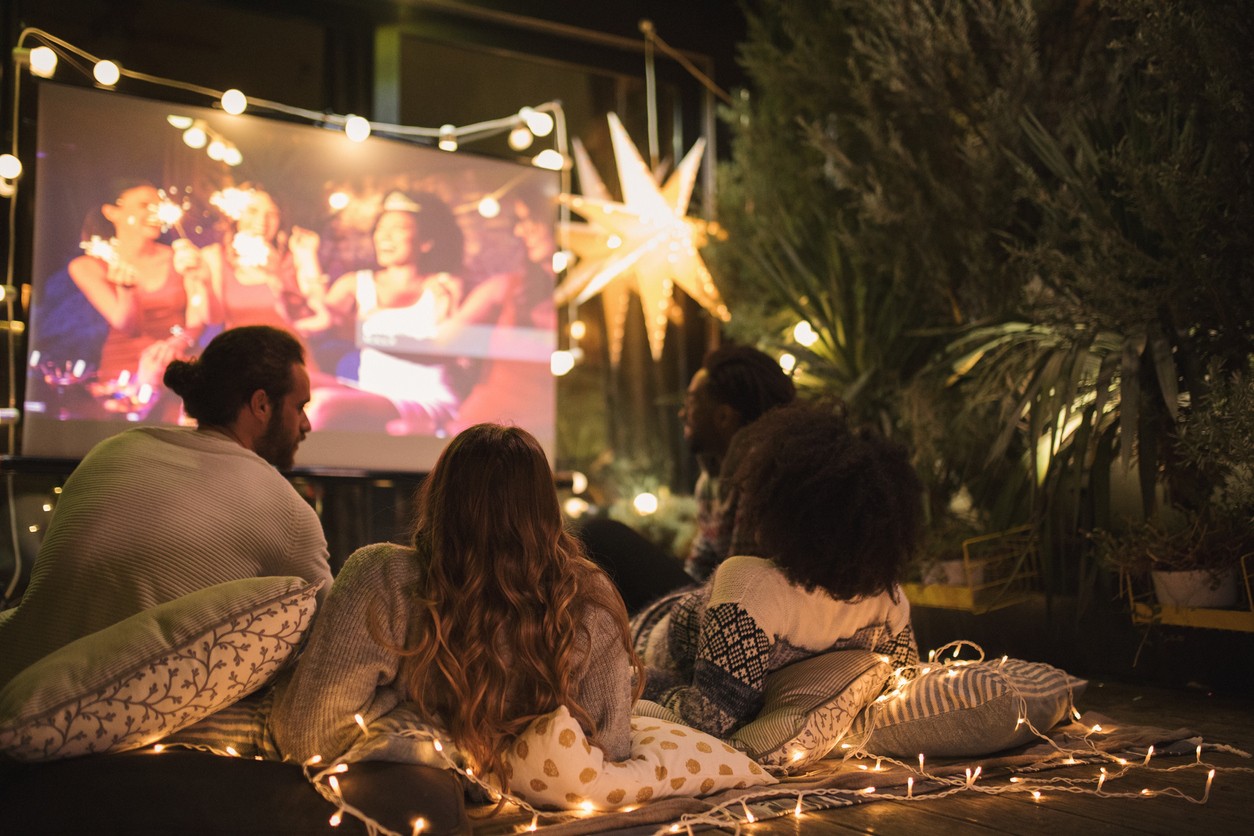 Outdoor Projector & Screen