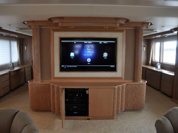 Yacht 2