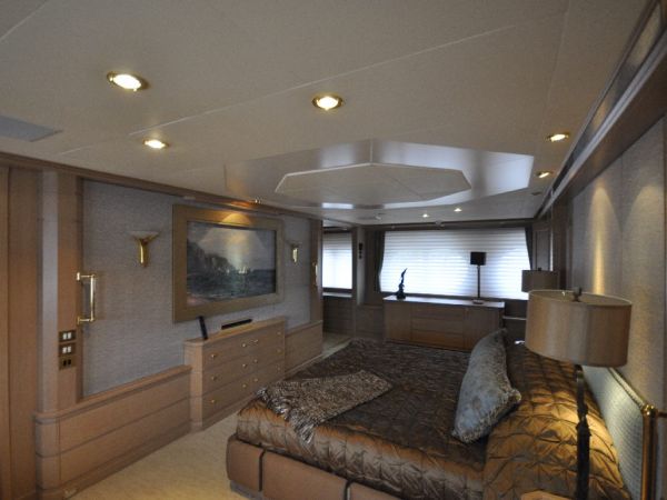 Yacht 10