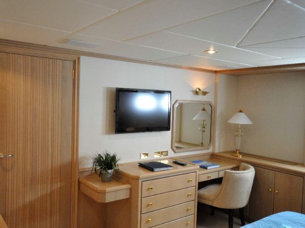 Yacht 11