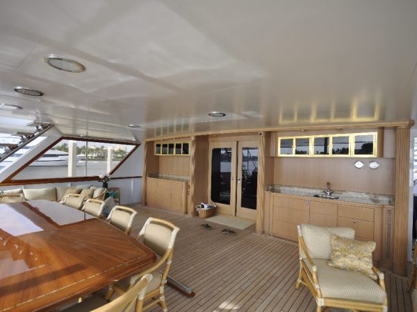 Yacht 9