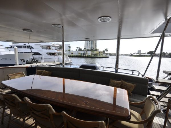 Yacht 12