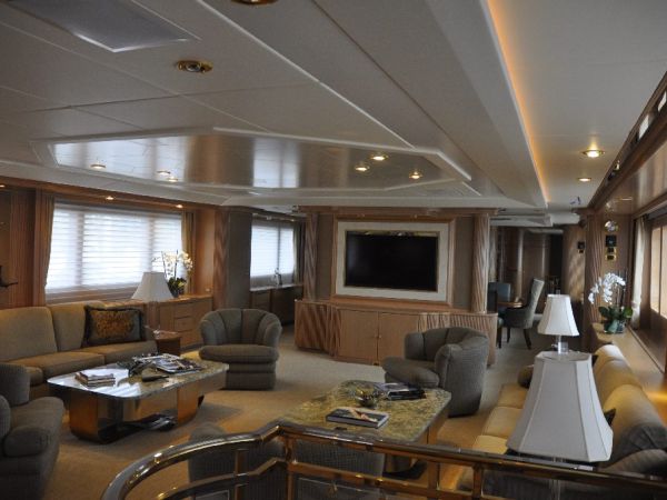 Yacht 1